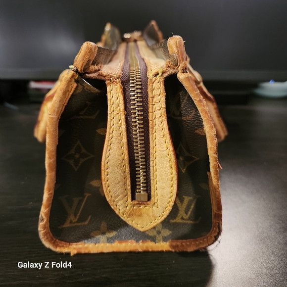 Authentic Louis Vuitton Popincourt Monogram Hand Bag - Picture 7 of 16